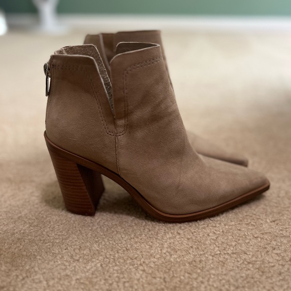 Vince Camuto “Welland” Bootie, size 8.5 - Picture 1 of 4